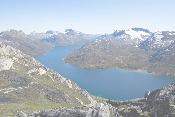 Bilde av fjell med vann